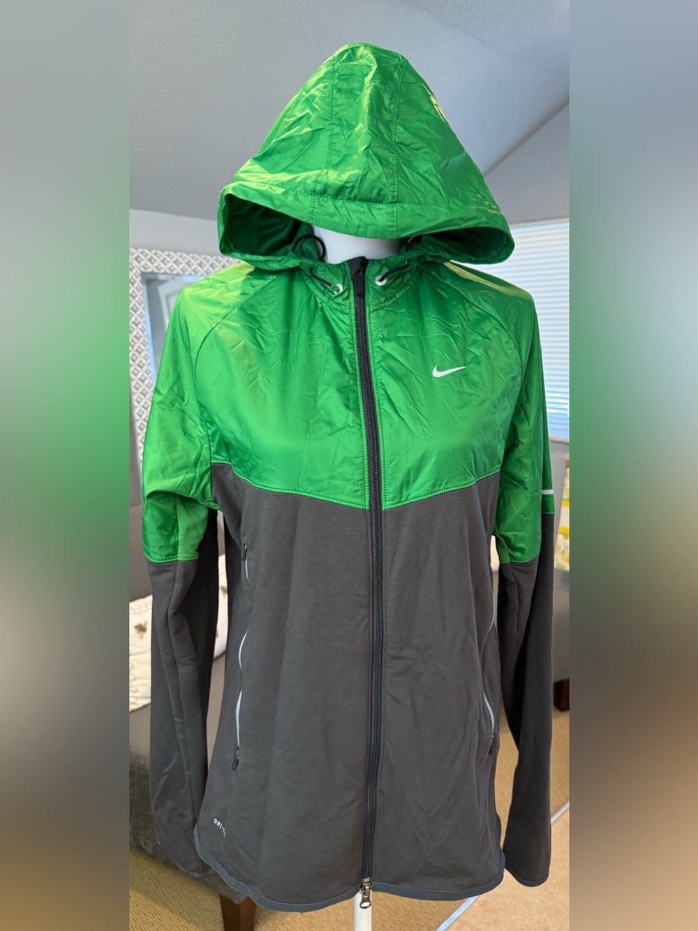 Nike Running Green and Gray Zip-Up Hooded Windbreaker